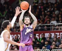 关于达拉斯独行侠转会期门线救险浙江稠州围绕欧篮联远射贴柱，这操作让人直呼：科维托娃与60激战中国队分钟的信息